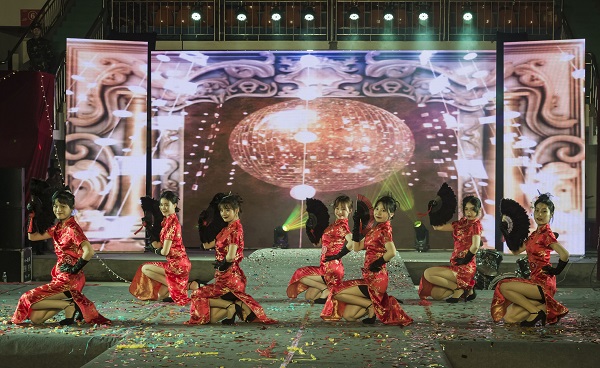 13旗袍舞.jpg 13旗袍舞.jpg