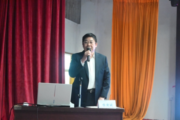 副校长蔡炎斌教授为18新利在线登陆教师作教风建设专题讲座