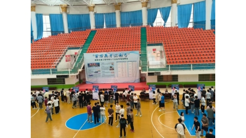 近1000个岗位！“百万英才汇南粤”广东江门企业专场招聘会走进18新利在线登陆

